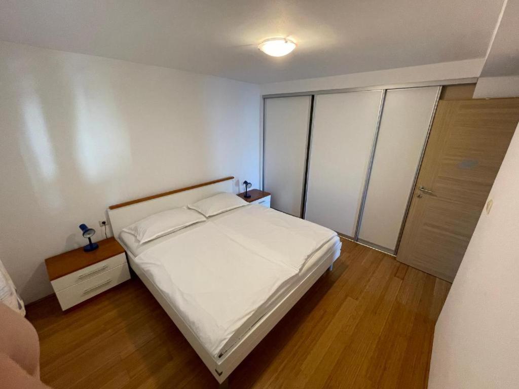 Bellevue Rooms Stara Baška Extérieur photo